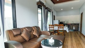 50-tums LED-tv med kabelkanaler