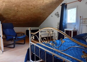 Silitysrauta/-lauta, Wi-Fi, vuodevaatteet