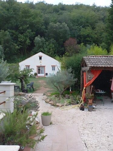 Gîte « Les Coquelicots » avec piscine partagée, Wi-Fi et climatisation