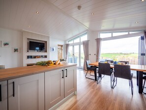Dining - Modern lodge on golf course with spa facilities (Blackawton)