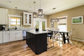 Dining - Cypress Cottage • Quiet Retreat w/ Hot Tub (Asheville)