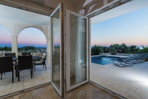 Outdoor dining - Villa Stani (Novalja)
