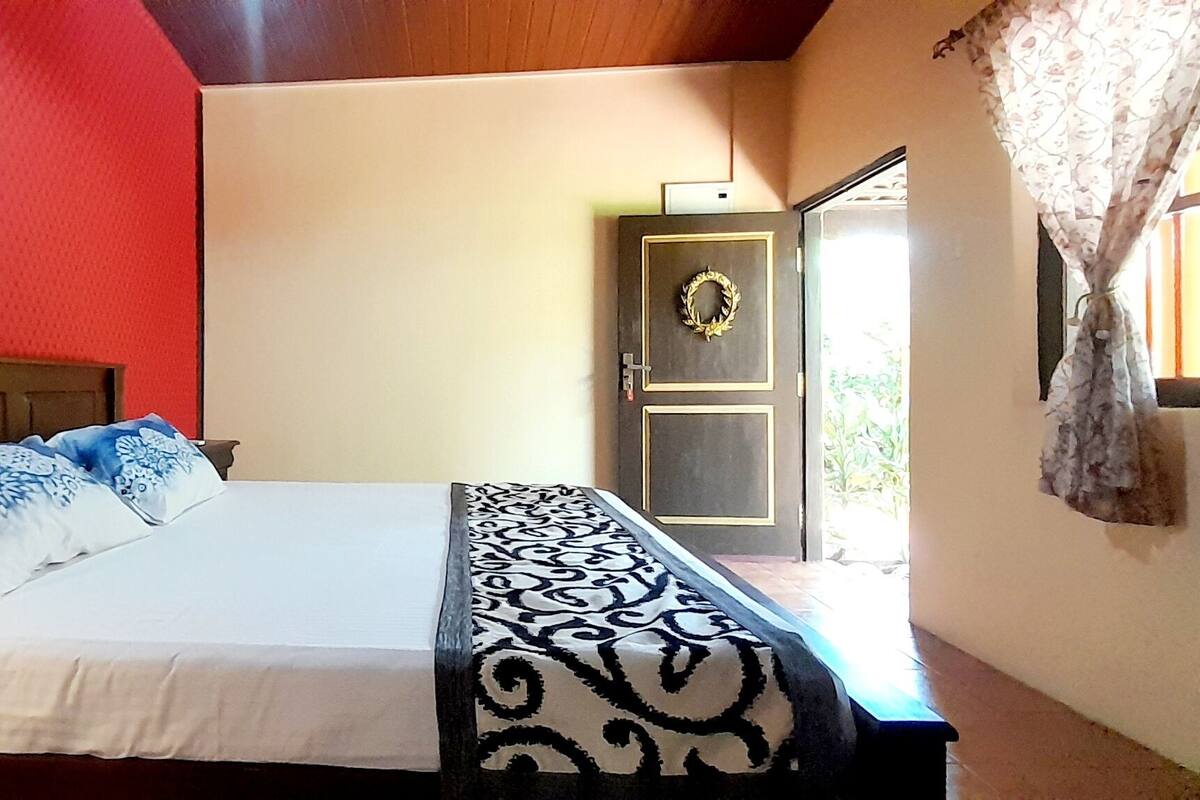 Habitación doble Deluxe, vista al patio | Wifi gratis