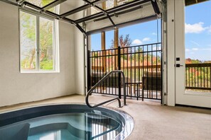 Indoor spa tub - *Luxurious 6BD Lodge w/ POOL | Hot Tub + Theater* (Sevierville)