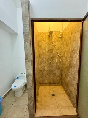 Secador de cabelo, sabonete