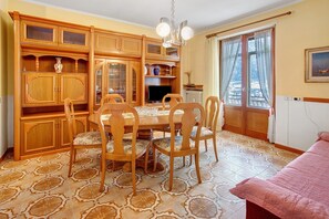 Dining - Apartment 'Alice' with Shared Garden, Balcony and Wi-Fi (Sondalo)