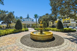 Property grounds - JUST LISTED! Heaven On Earth! Dis/Reunion. Gorgeous, Spacious, 8 Pools, Slps 10 (Kissimmee)