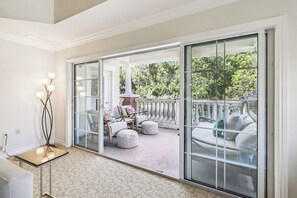 Interior - JUST LISTED! Heaven On Earth! Dis/Reunion. Gorgeous, Spacious, 8 Pools, Slps 10 (Kissimmee)