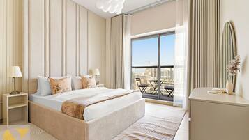 Apartamento de lujo, balcón, vistas a la ciudad | Caja fuerte, cunas (de pago), wifi gratis y ropa de cama