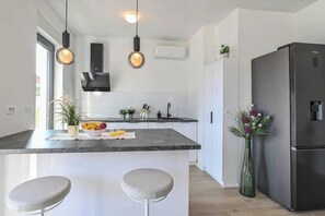 Private kitchen - Villa Lunika (Novalja)
