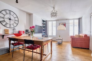 Interior - Lovely 42m2 apartment in the heart of Rue des Bains, 2 minutes from the beach. (Trouville-sur-Mer)