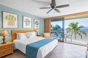 Desk, WiFi, bed sheets - Lahaina Shores Unit #405 (Lahaina)