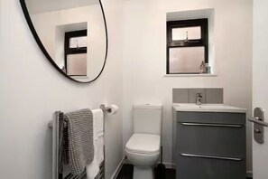 تجهيزات دش، مجففات شعر، مناشف