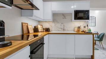 Fridge, microwave, oven, dishwasher