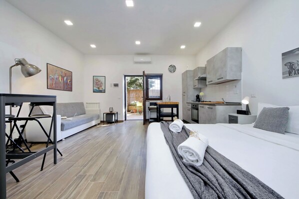 Iron/ironing board, free WiFi, bed sheets - A Casa di Stefano by Domus&Dimore (Torre Maura)