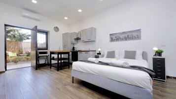 BĂŒgeleisen/BĂŒgelbrett, kostenloses WLAN, BettwĂ€sche