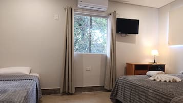 Habitación, 1 habitación, fumadores, patio | 1 dormitorio