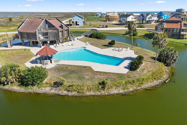 comminuty pool(very close to home)