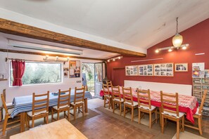 Dining - Room 'Case Zuccaro - Ciclamen' with Mountain View, Wi-Fi and Air Conditioning (Trecastagni)