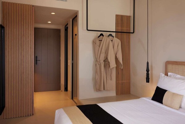 خزنة داخل الغرفة وواي فاي مجانًا