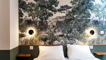 Bureau, lit parapluie, Wi-Fi gratuit, draps fournis