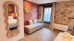 Interior - Breton Escape – Luxury Apartment with Balneo Spa in Central Quimper (Quimper)