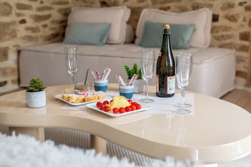 Breton Escape – Luxury Apartment with Balneo Spa in Central Quimper