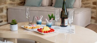 Breton Escape – Luxury Apartment with Balneo Spa in Central Quimper