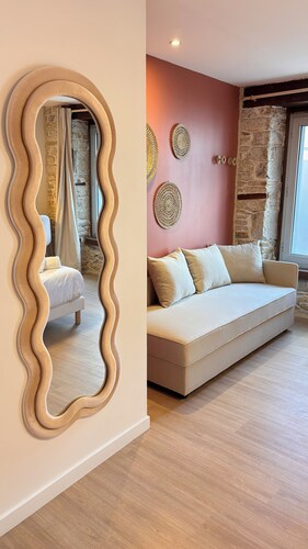 Breton Escape – Luxury Apartment with Balneo Spa in Central Quimper