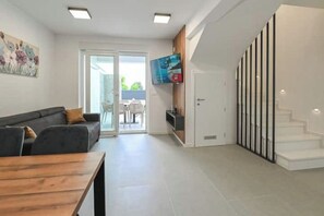 Flat-screen TV - Mila Apartment (Novalja)