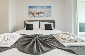 Iron/ironing board, WiFi, bed sheets - Mila Apartment (Novalja)
