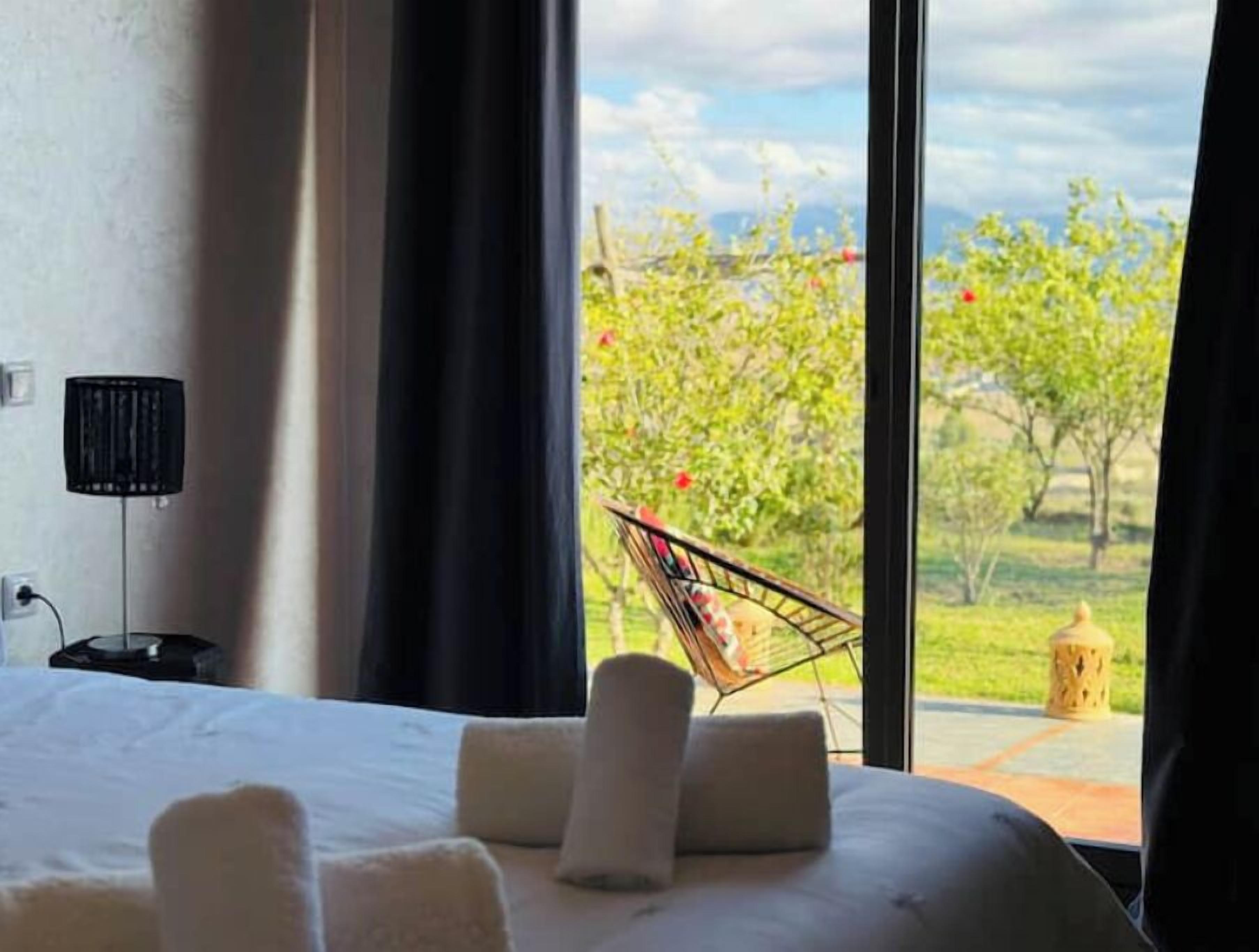 Bügeleisen/Bügelbrett, Internetzugang, Bettwäsche