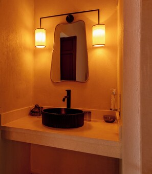 Classic Double Room | Bathroom