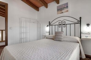 House, Multiple Beds, Pool Access, Pool View (Casa Noelia ) - House Near the sea With Shared Pool and Parking (Conil de la Frontera)