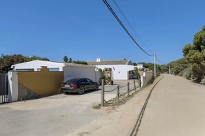 Property grounds - House Near the sea With Shared Pool and Parking (Conil de la Frontera)