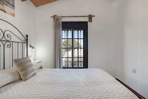 House, Multiple Beds, Pool Access, Pool View (Casa Noelia ) - House Near the sea With Shared Pool and Parking (Conil de la Frontera)