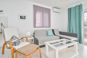 TV - Apartment in Hotel 'Apto 1 Almoraide Suites' with Pool, Wi-Fi & Air Conditioning (NERJA)