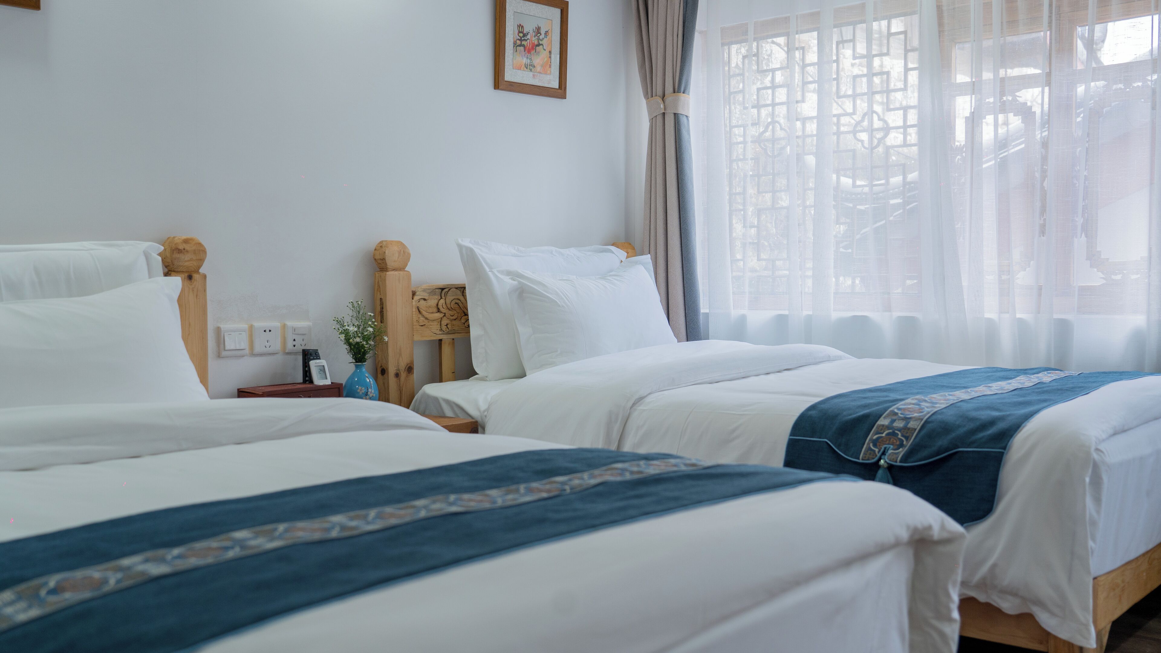 Kahden hengen perushuone (kaksi sänkyä), parveke, näköala pihalle | Ilmainen Wi-Fi