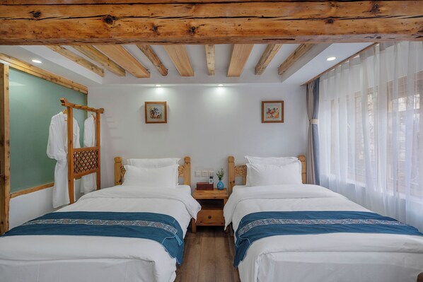 ベーシック ツインルーム バルコニー コートヤードビュー | WiFi (無料)