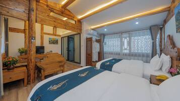 Superior Twin Room, Balcony, Courtyard View | Free WiFi