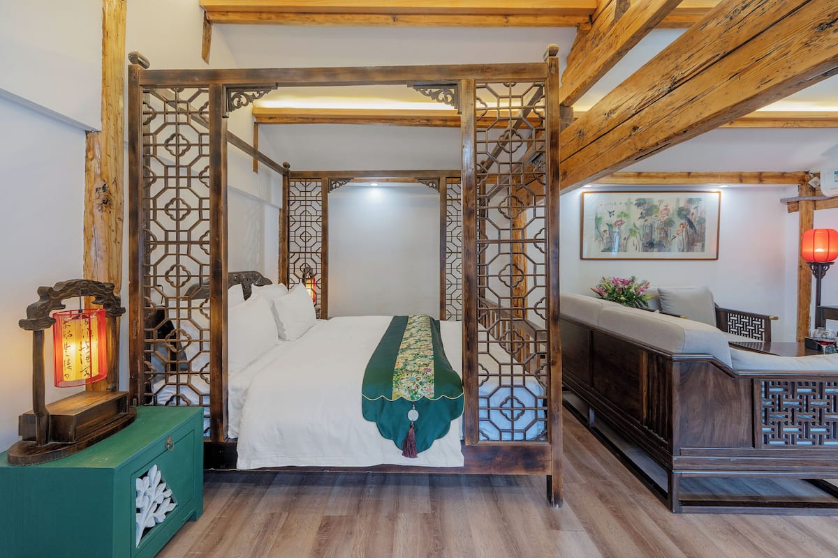 Suite de lujo, balcón, vistas al patio | Wifi gratis