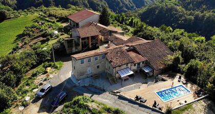 Italian Wine Country Family Escape | Pool & Panoramic Views (app Due)