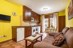 Living area - Apartment 'La Viña 7' – Perfect for Couples' Getaways (Corao)