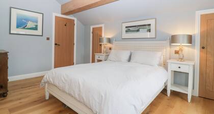 Velindra Farm Cottage