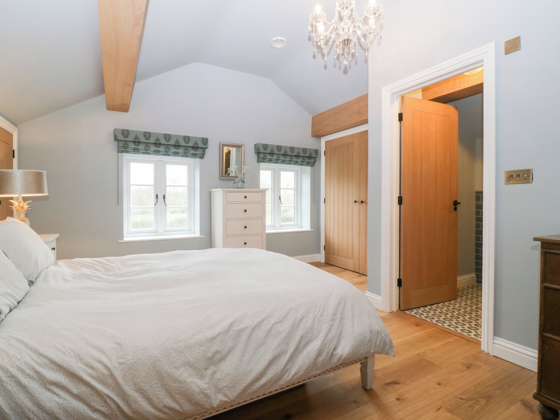 3 bedrooms, individually decorated, individually furnished, free WiFi