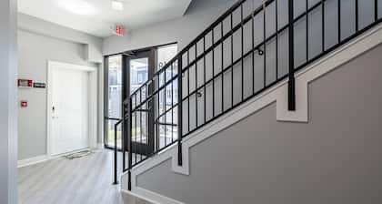 Capital City Apt - 101