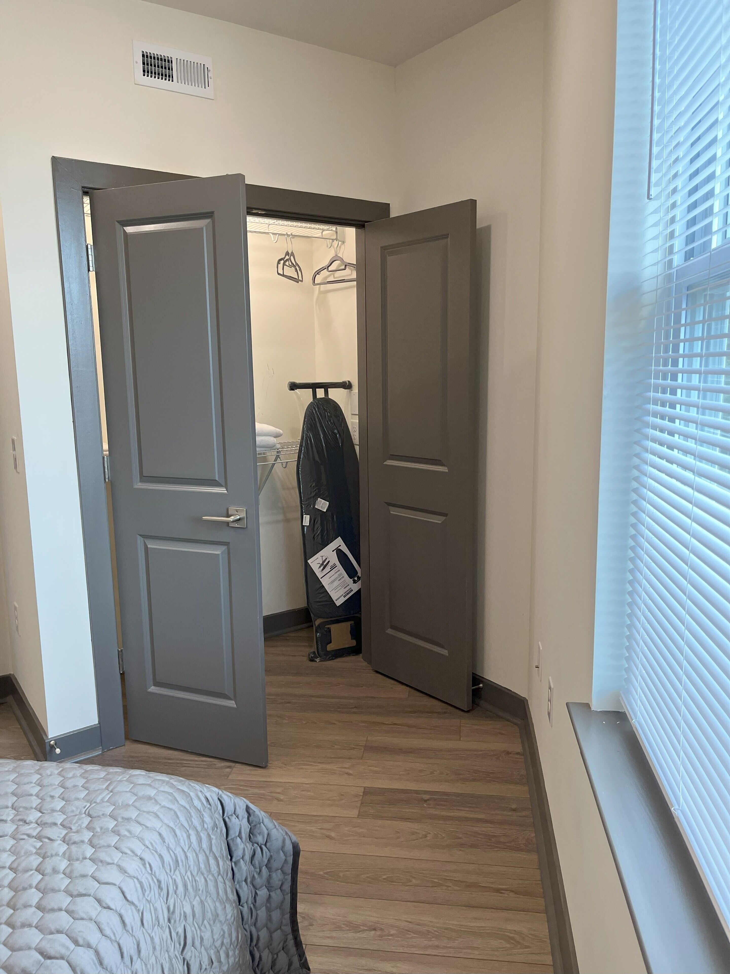 Deluxe Apartment, 1 Queen Bed with Sofa bed, Kitchen, Garden View | Iron/ironing board, free WiFi