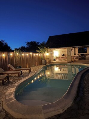 Piscine extérieure, piscine chauffée