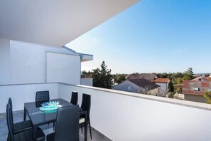 Outdoor dining - Pasko apartments 2 (Novalja)