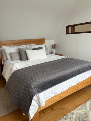 Room - Unique Duplex Apartment in the Heart of Dalkey With 2 Luxurious Bedrooms (Dublin)